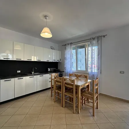 Coastal Comfort - Spacious 1-bedroom