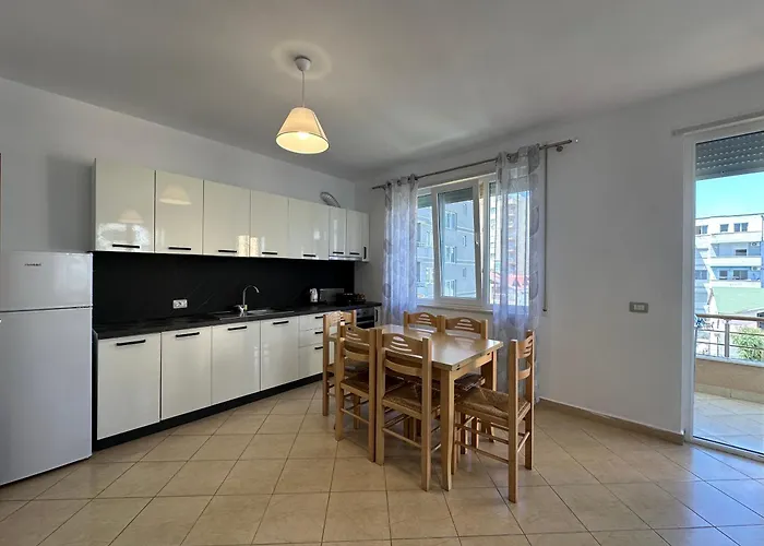 Coastal Comfort - Spacious 1-bedroom