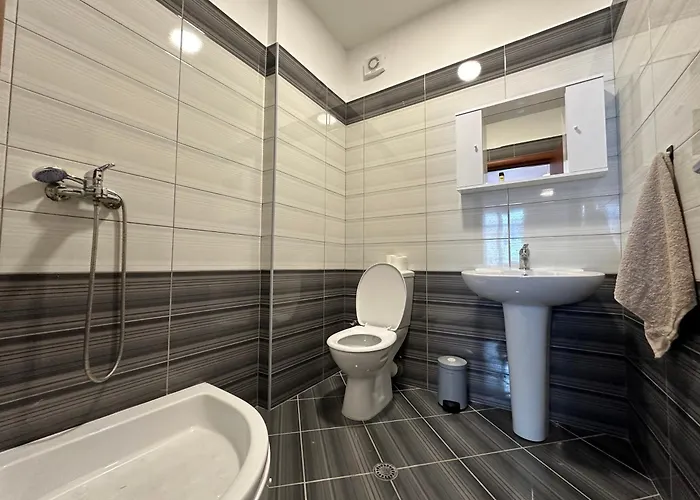 Coastal Comfort - Spacious 1-bedroom Διαμέρισμα