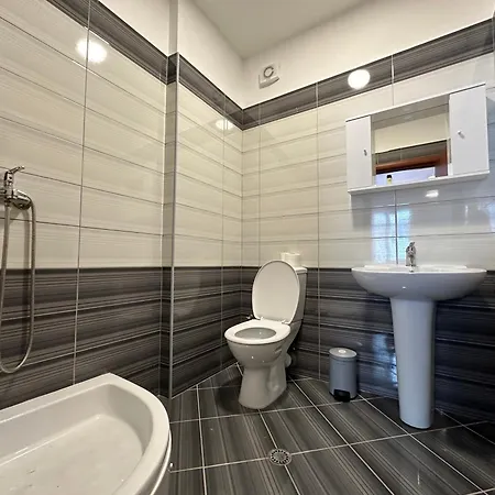 Coastal Comfort - Spacious 1-bedroom Apartment